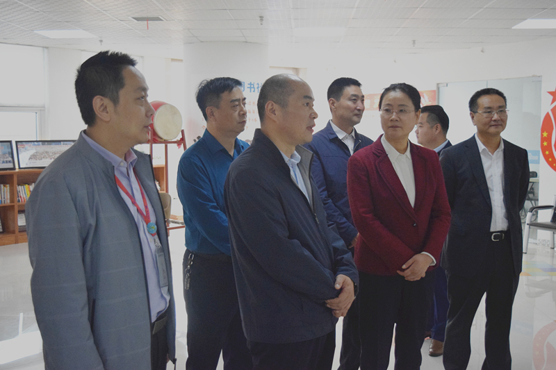 熱烈歡迎河南省委統(tǒng)戰(zhàn)部副部長梁險峰一行蒞臨安陽青峰網(wǎng)絡(luò)調(diào)研社會階層工作！